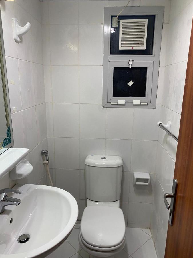 Sharing Motel Rooms Abu Dhabi Exterior photo